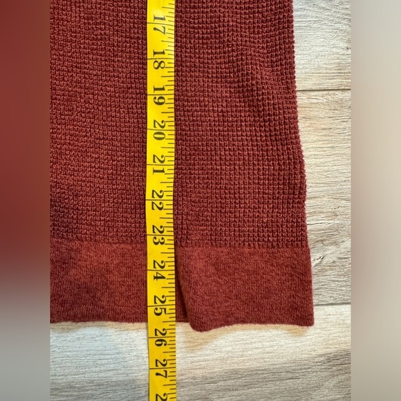 American Eagle~ Women’s Lace up Front V-Neck Brick Red Long Sleeve Sweater Small - Picture 7 of 8